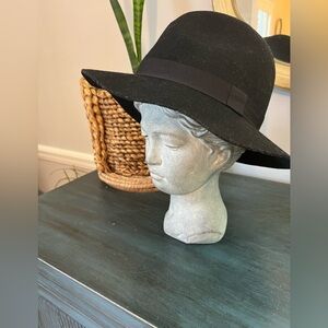 The Hatter Company Men’s Black hat  fedora style